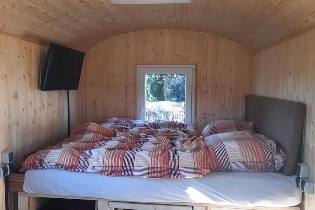 Zirkuswagen Glamping Fuer 2 Mit Veranda Kueche Netflix Parken Und Hofladen Steinhofel Exteriör bild